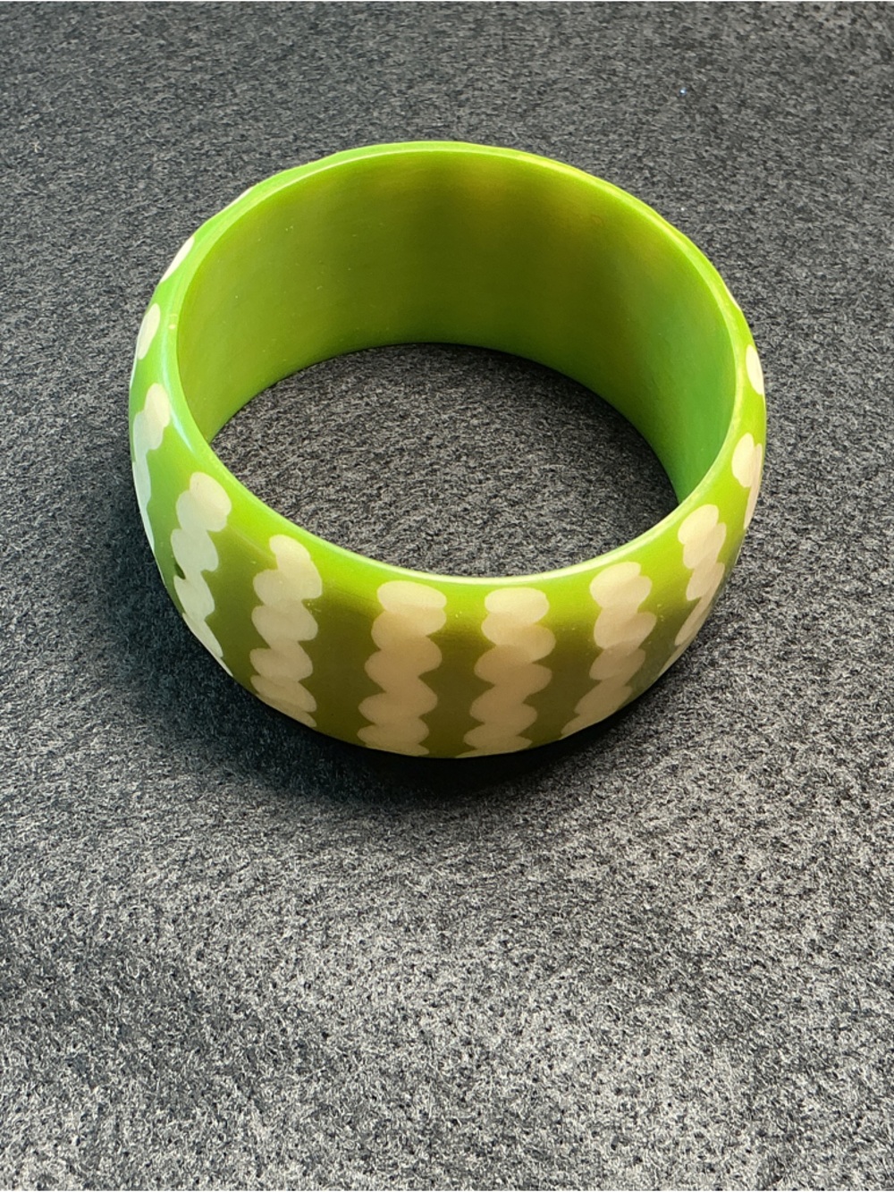 Green White Patterned Resin/Lucite Bangle Bracelet